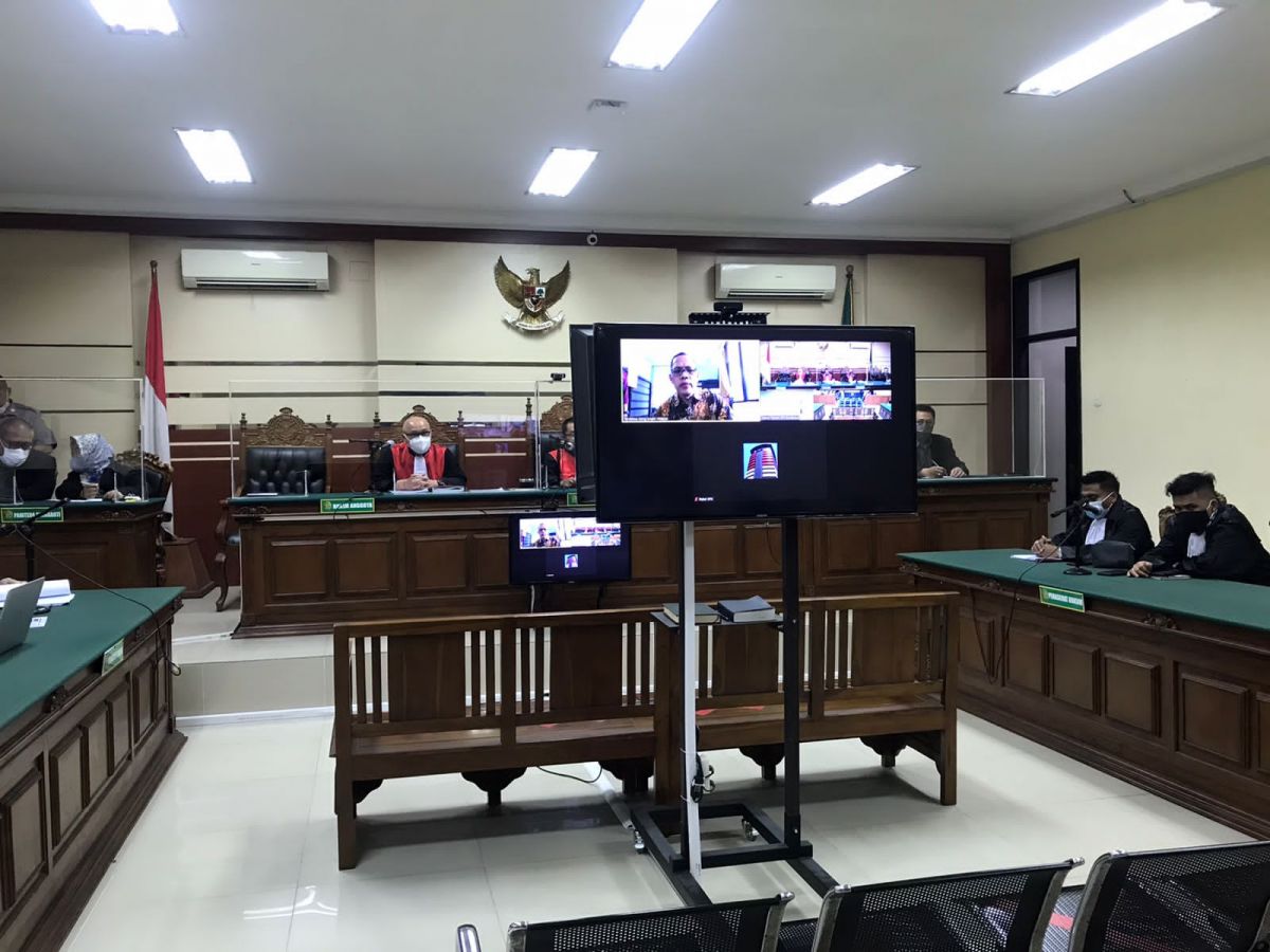 Sidang pembawacaan dakwaan Hakim Itong di Pengadilan Tipikor Surabaya.