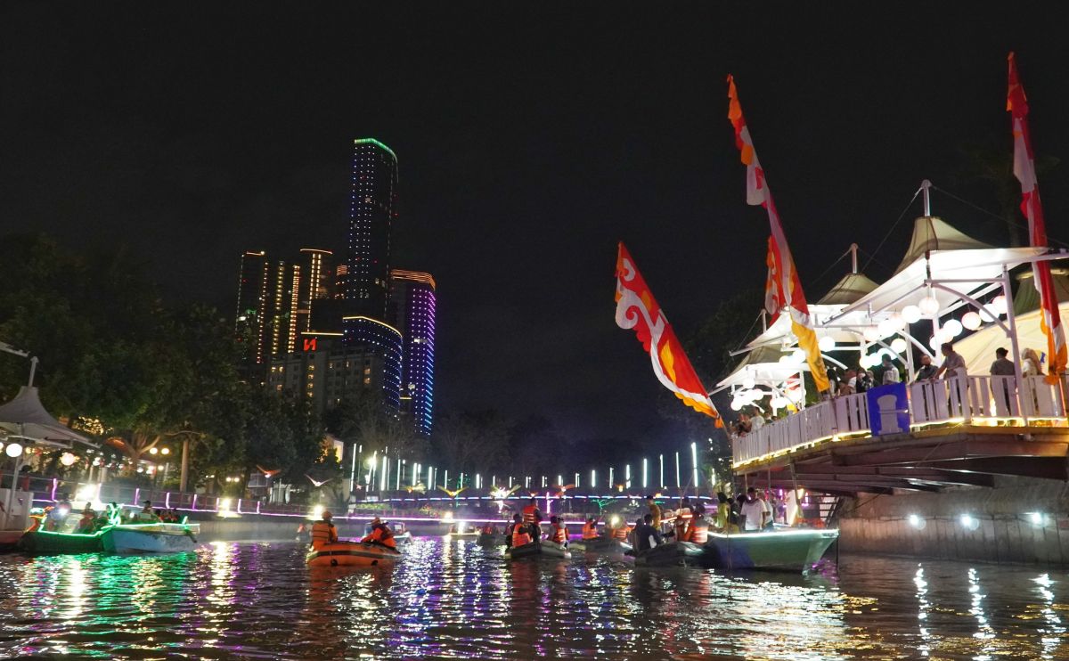 Wisata perahu Kalimas kembali dibuka dalam rangka Hari Jadi Kota Surabaya ke-729. (Foto-foto: Fajar Mujianto/jatimnow.com)