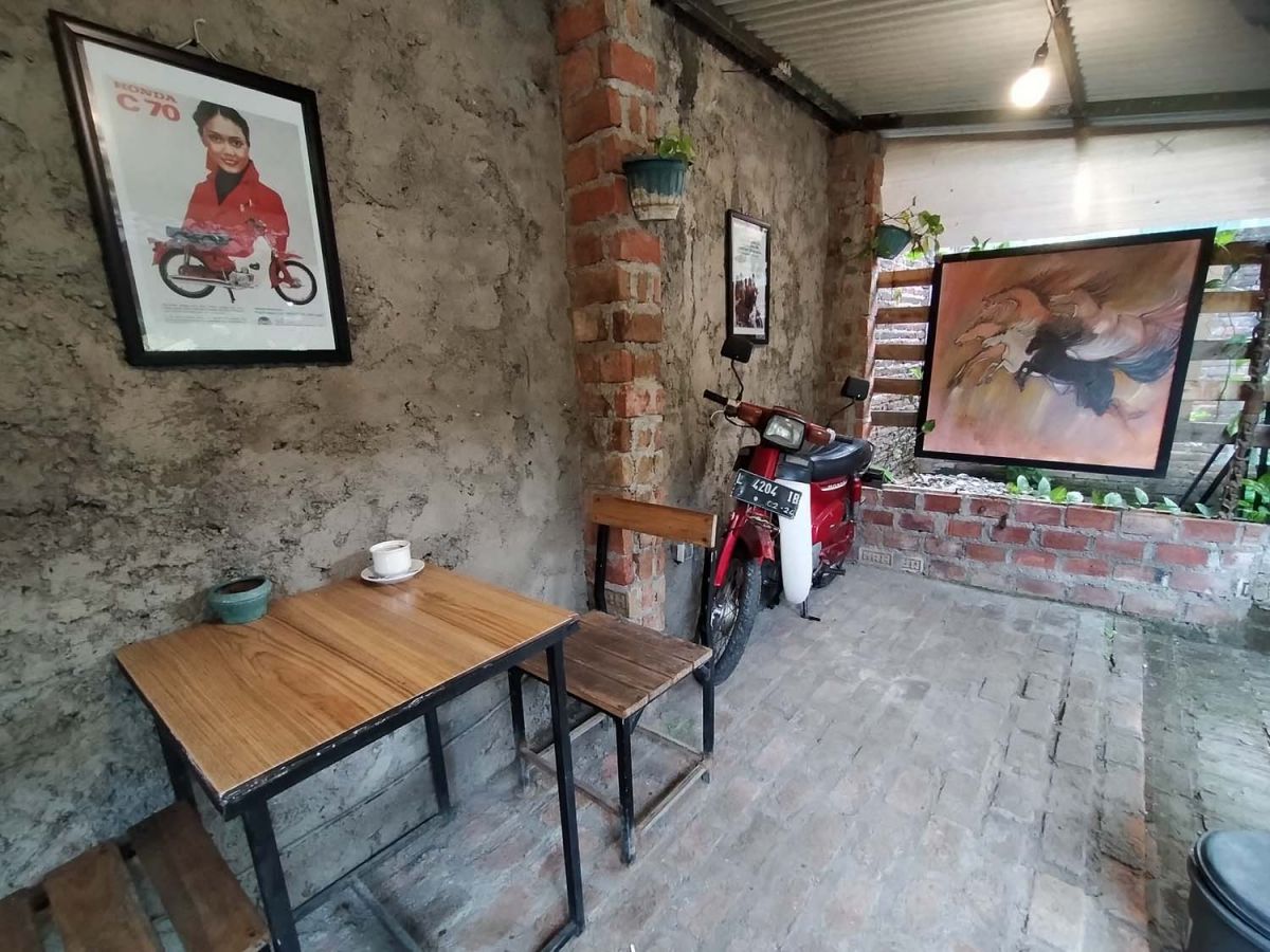 Suasana di Kedai Omakaryo Jalan Saronojiwo Jiwo Gg II/4 Surabaya