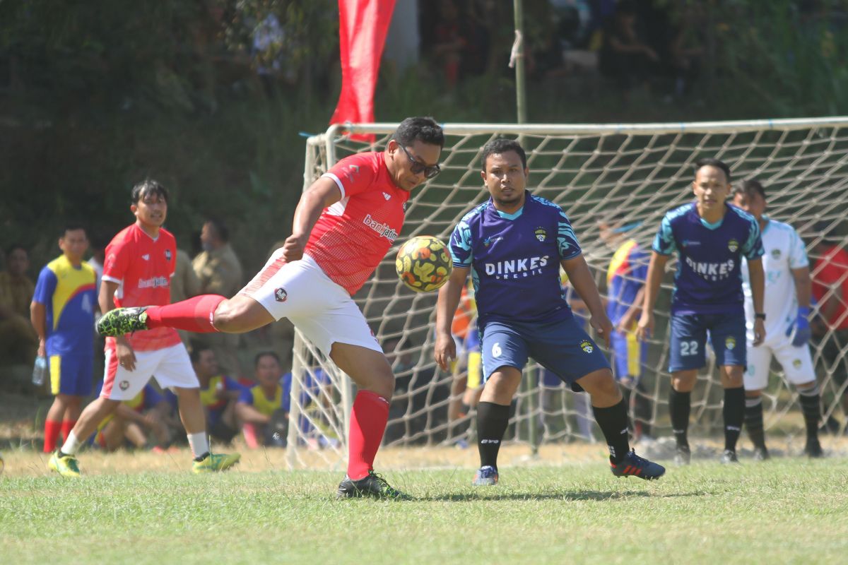 Mini soccer antara Bank Jatim melawan Dinkes Gresik FC