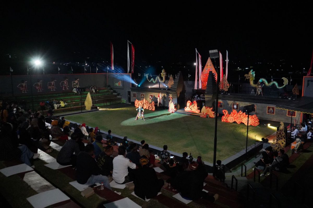 Suasana di Amphitheater Arjuna Wiwaha Kota Batu, Jumat (12/8/2022) malam.(Foto: Diskominfo Kota Batu)