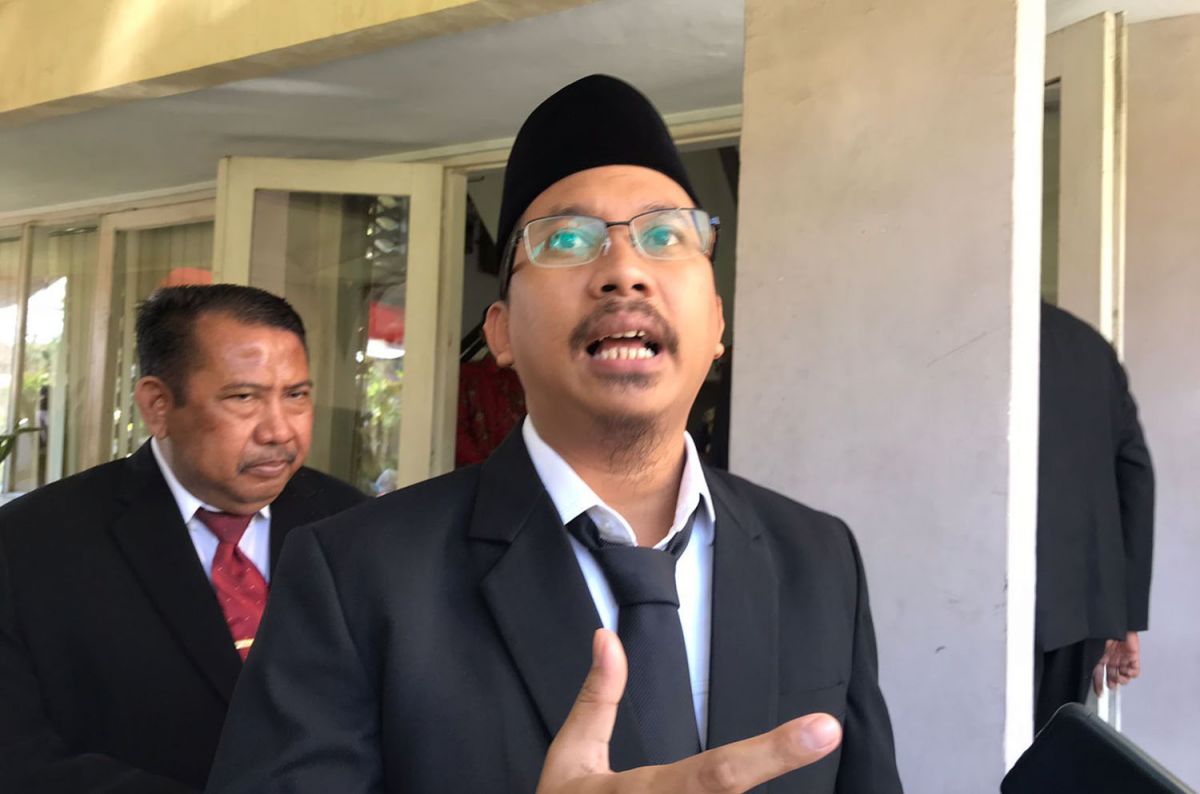 Bupati Sidoarjo Ahmad Muhdlor usai melantik kades yang dituding palsukan akta kelahiran