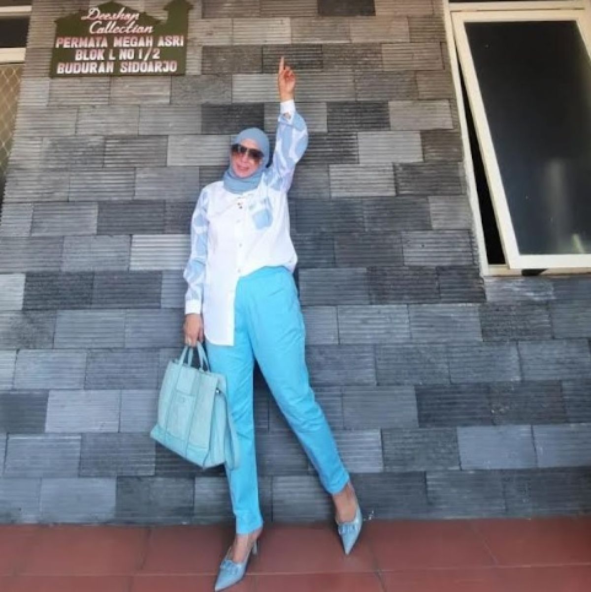 Dewi R Ningati saat berswafoto.(Foto: Dokumen Dewi R Ningati)