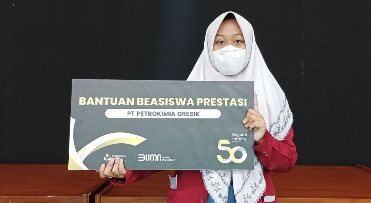 Nur Izdihar Qurratul Aini, salah satu pemerima beasiswa. (Foto: Sahlul Fahmi/jatimnow.com)