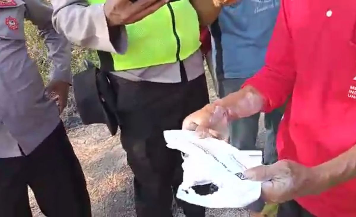 Barang yang ditemukan di dalam makam misterius setelah dibongkar