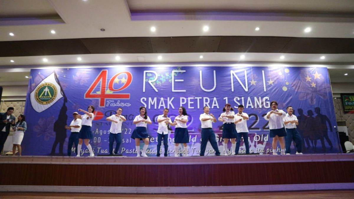 Seluruh alumni terlibat dalam acara reuni akbar yang digelar di Bima Restaurant.