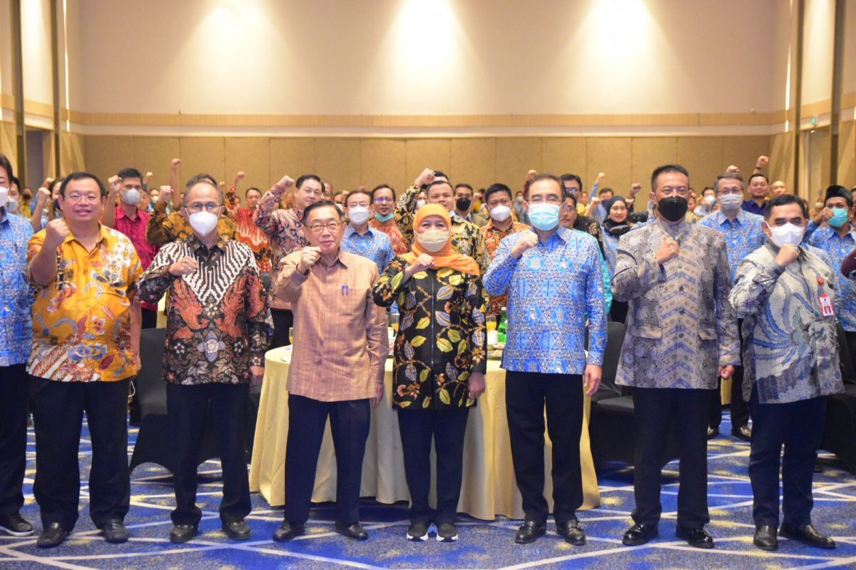 Gubernur Jatim Khofifah Indar Parawansa saat menghadiri APINDO Bussines & Member Gathering dan Rapat Kerja Provinsi