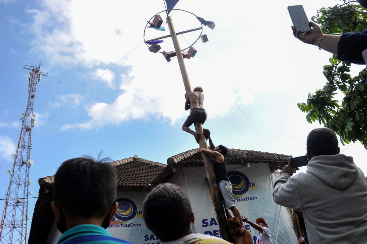 Pesta rakyat agustusan yang digelar di Kantor DPD Partai NasDem Kota Blitar 