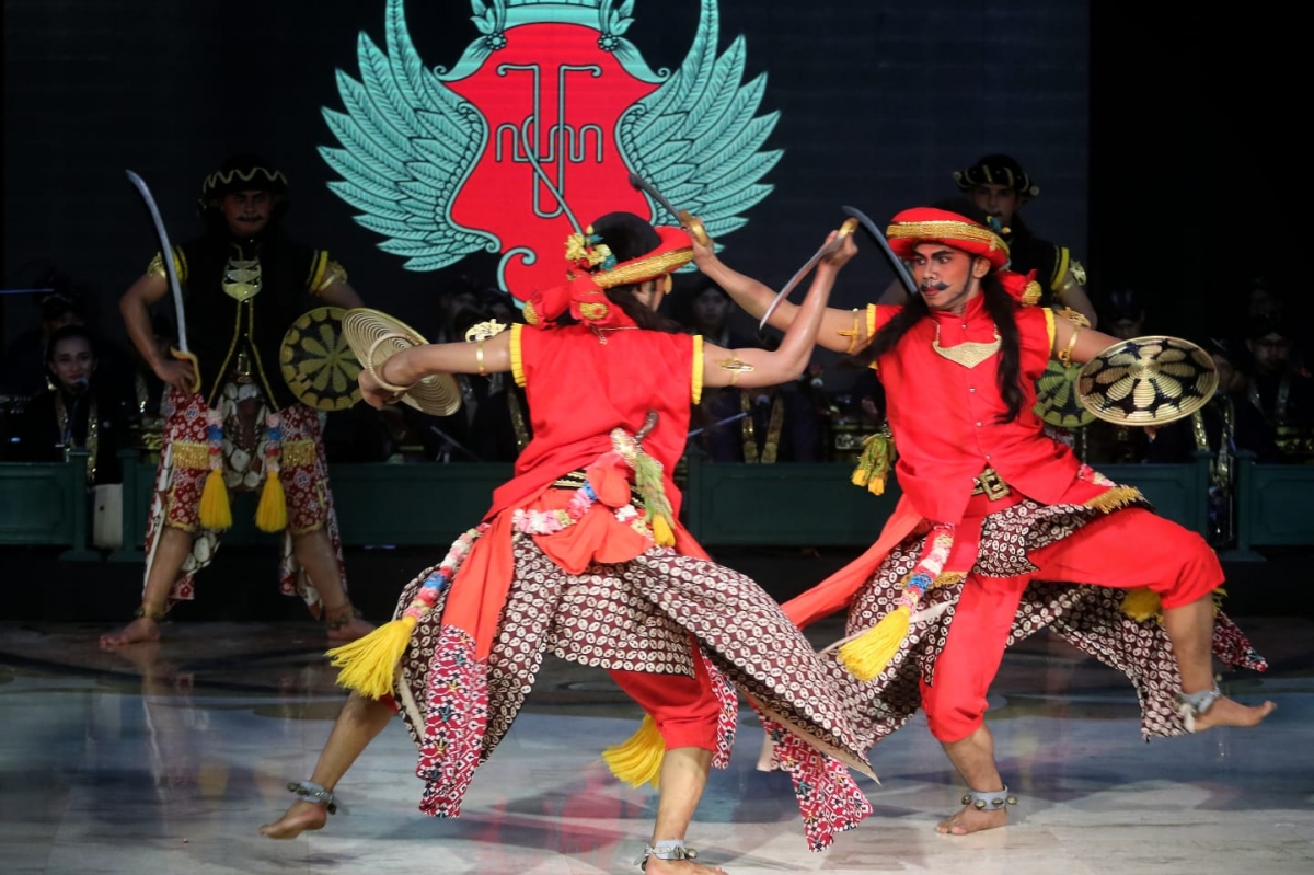 Seni Tari yang dipentaskan dalam acara puncak Muhibah Budaya.(Foto: Dok Kominfo Trenggalek)