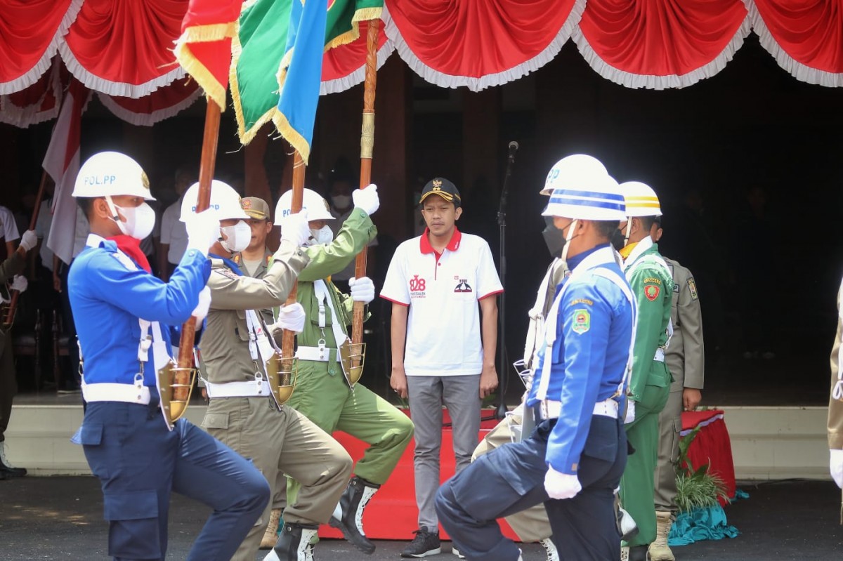 Prosesi penyerahan Pataka Pemprov Jatim di Trenggalek