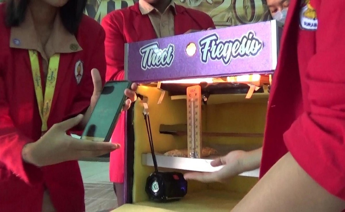 Hasil penelitian siswa di SMA Negeri 21 Surabaya terkait musik rock bisa mempercepat fermentasi tempe