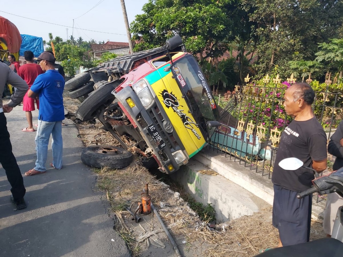 Kondisi truk yang terlibat kecelakaan.(Foto: Satlantas Polres Kediri/jatimnow.com)