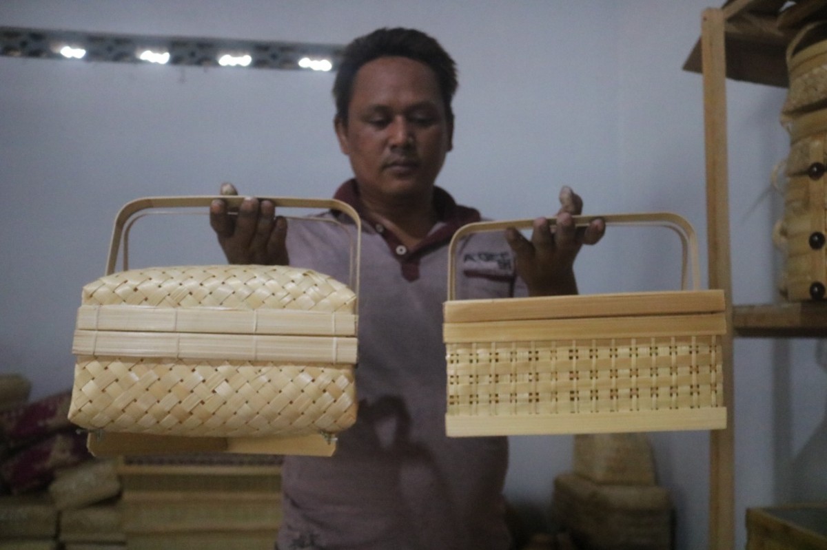 Besek hasil karya pasutri asal Dusun Kepuhrejo, Desa Grogol, Diwek, Jomang.(Foto: Elok Aprianto)