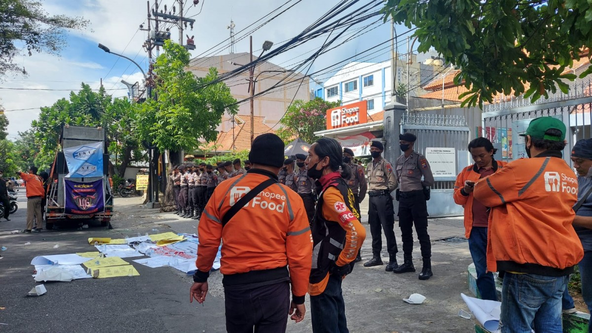 Geruduk Kantor Surabaya, Ratusan Mitra Shopee Ancam Menginap