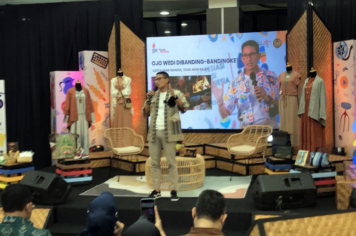 Menparekraf Sandiaga uno saat menghadiri AKI 2022 di Lippo Plaza Sidoarjo