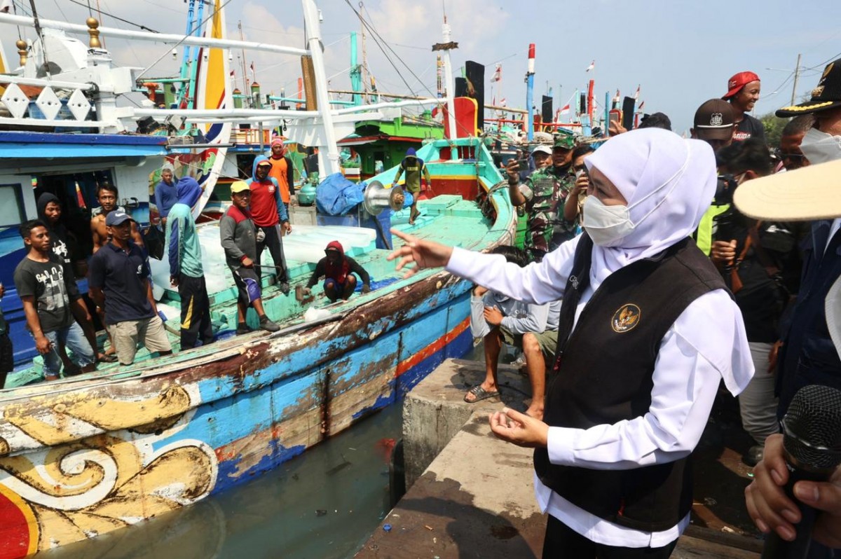 Gubernur Jatim Khofifah Indar Parawansa saat meninjau PPN Brondong, Lamongan