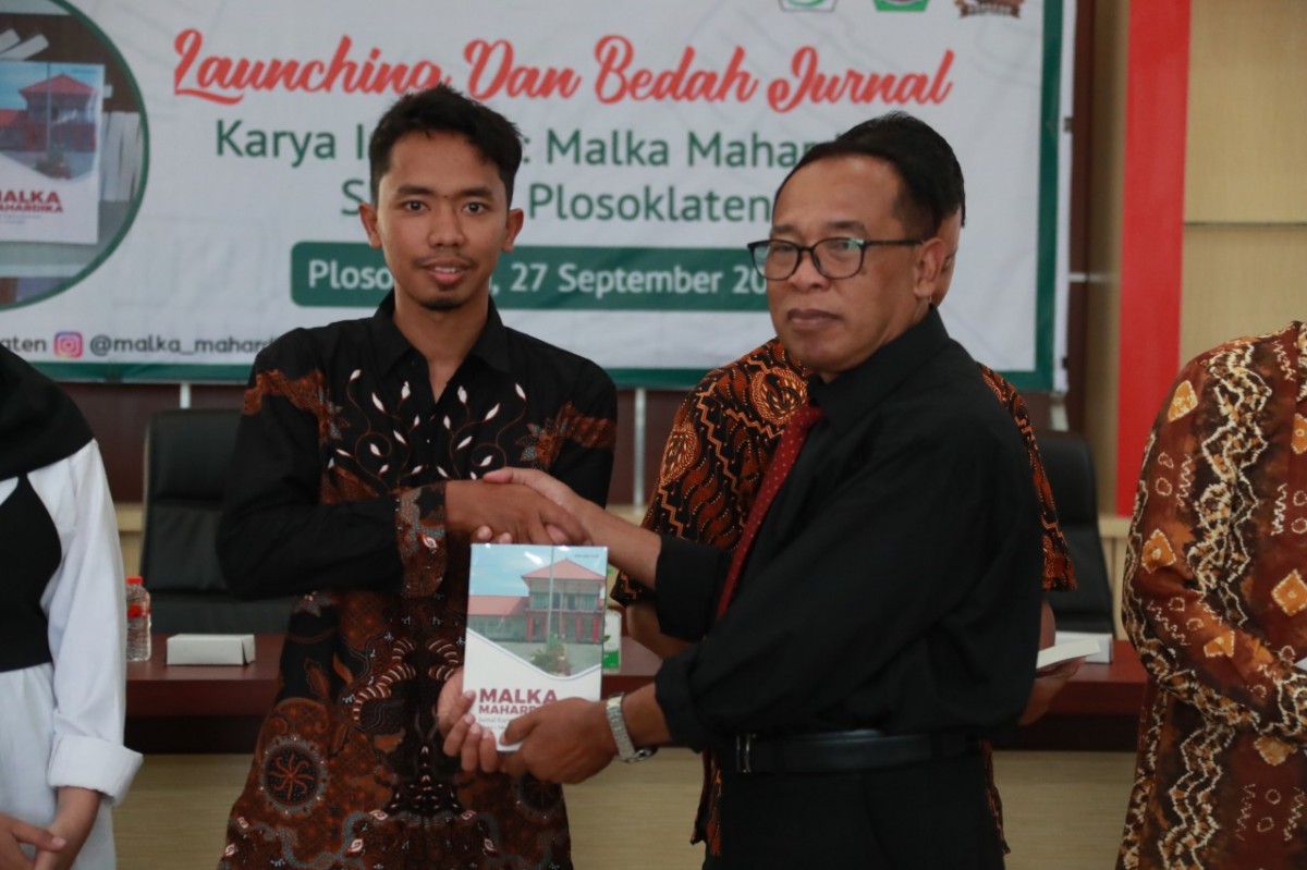 SMKN 1 Plosoklaten, Kabupaten Kediri menggelar launching dan bedah jurnal