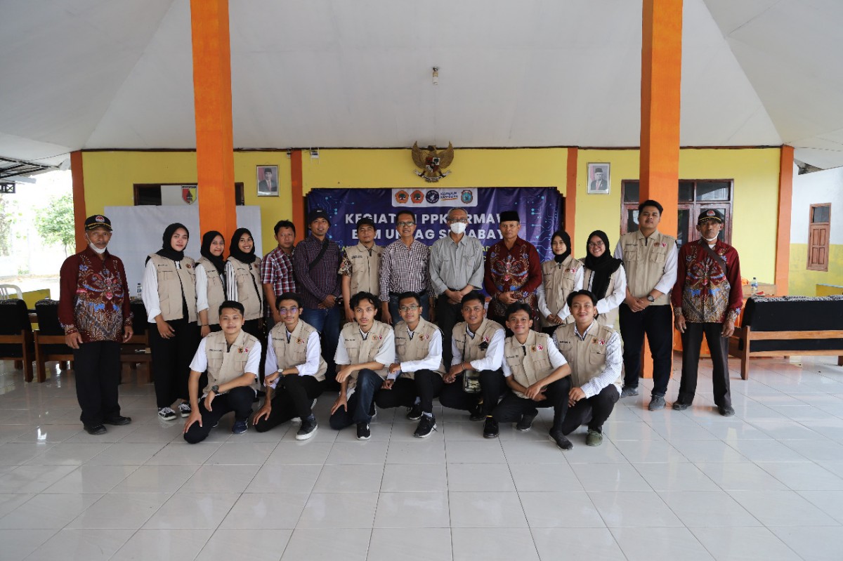 BEM Untag Surabaya saat melakukan pengabdian masyarakat Di Desa Wateswinangun, Kabupaten Lamongan