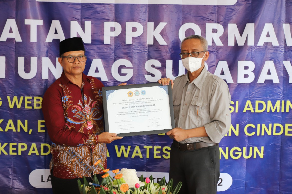 BEM Untag Surabaya saat melakukan pengabdian masyarakat Di Desa Wateswinangun, Kabupaten Lamongan