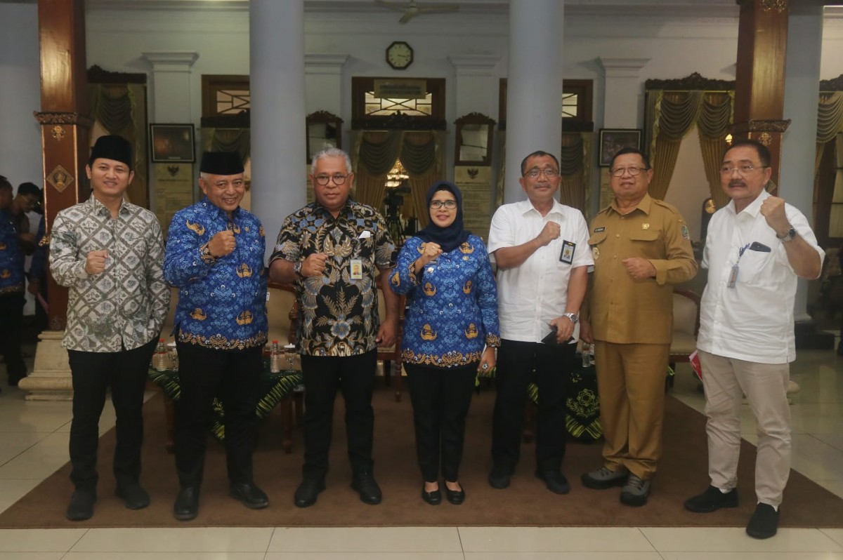 Bupati Trenggalek, Mochamad Nur Arifin (Mas Ipin) saat menghadiri Rakor Pansela di Blitar