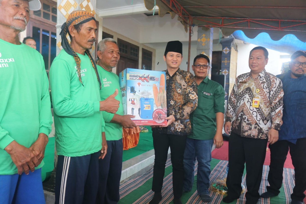 Bupati Trenggalek Mochamad Nur Arifin (Mas Ipin) saat menghadiri panen raya