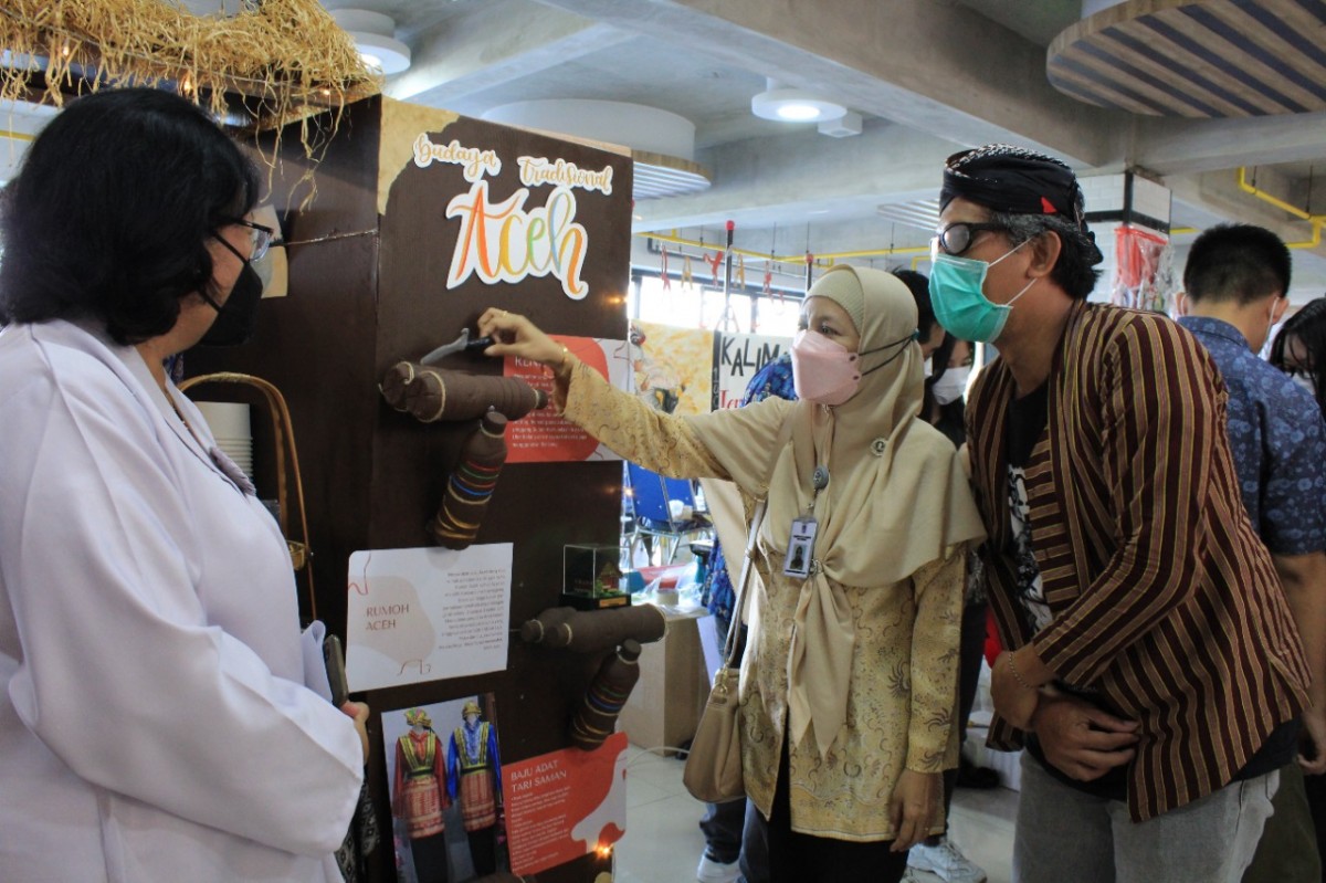 Peringatan Bulan bahasa dan Sumpah Pemuda yang digelar Elyon Christian School Surabaya