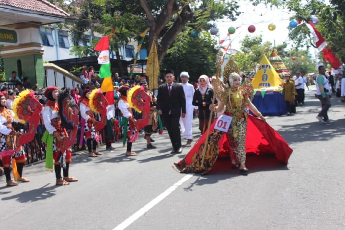 Salah satu kelompok yang menampilkan budaya lokal saat gelaran Jombang Culture Carnival.(Foto: Humas Pemkab Jombang)