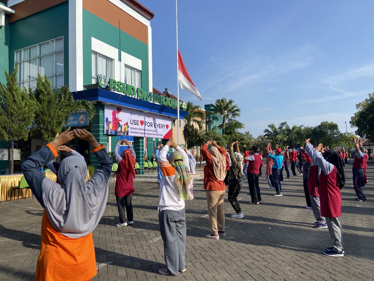 Senam jantung sehat di RSUD dr Harjono Ponorogo.