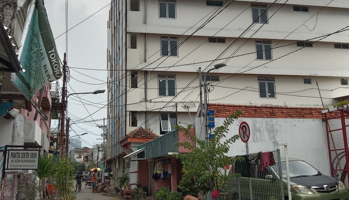 Bangunan Wisma Barbara yang merupakan salah satu peninggalan eks wisma lokalisasi Dolly. (Foto: Rama Indra/jatimnow.com)