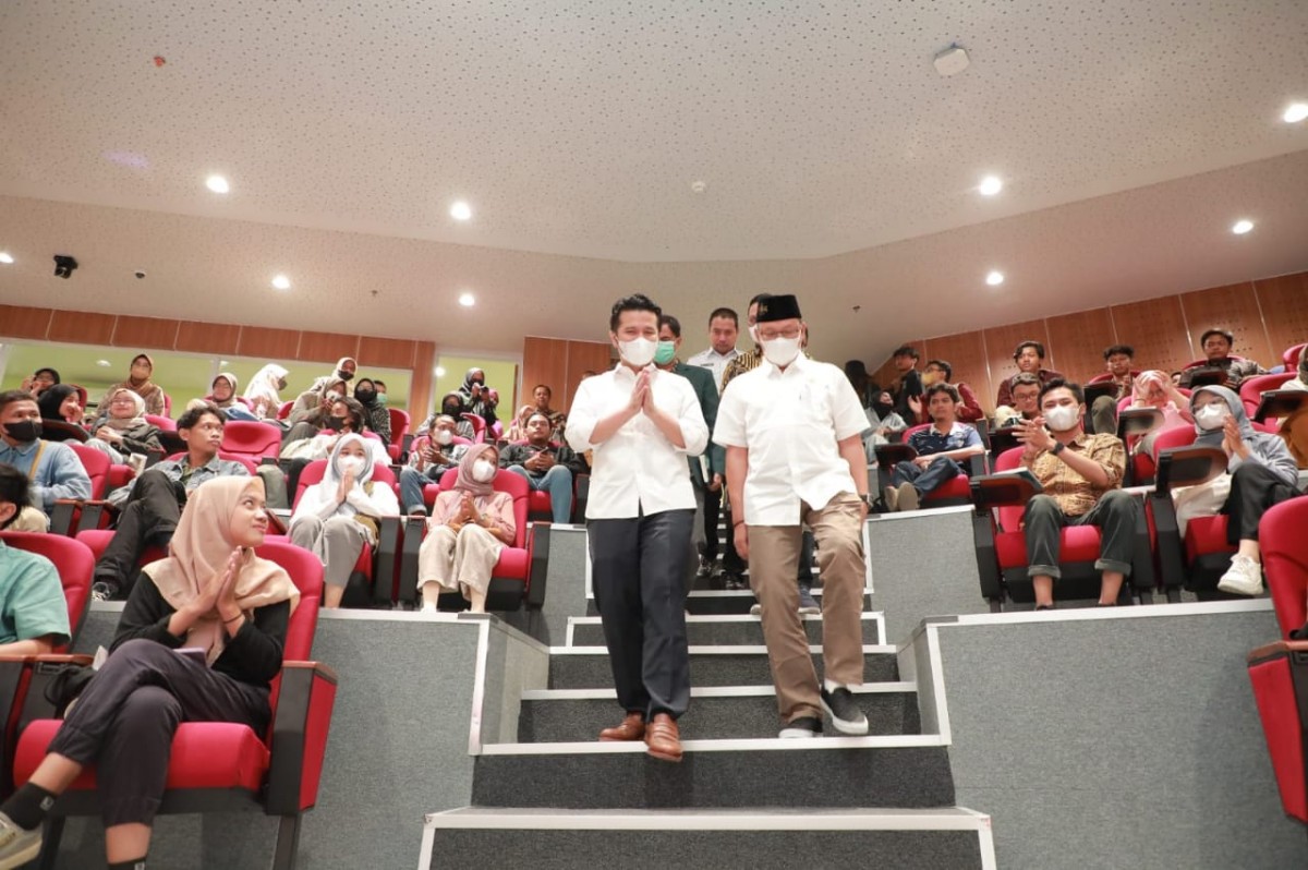 Senator Ahmad Nawardi (kanan) dan Wagub Jatim Emil Dardak - (Foto: Inung for jatimnow.com)