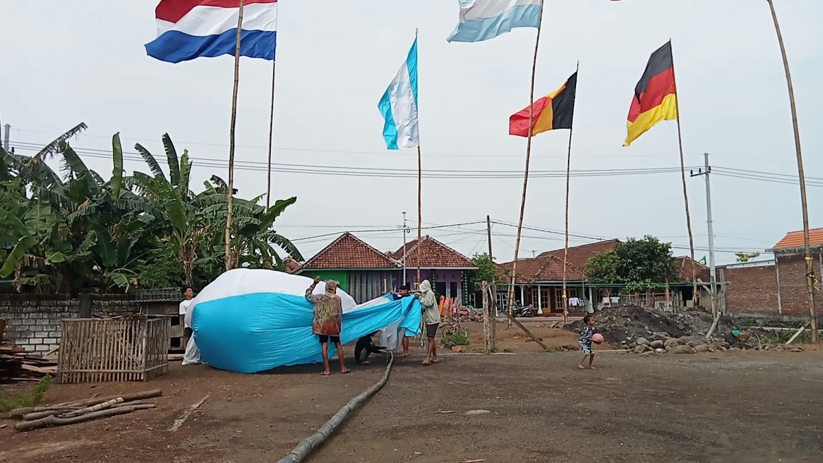 Kampung gila bola di Pasuruan
