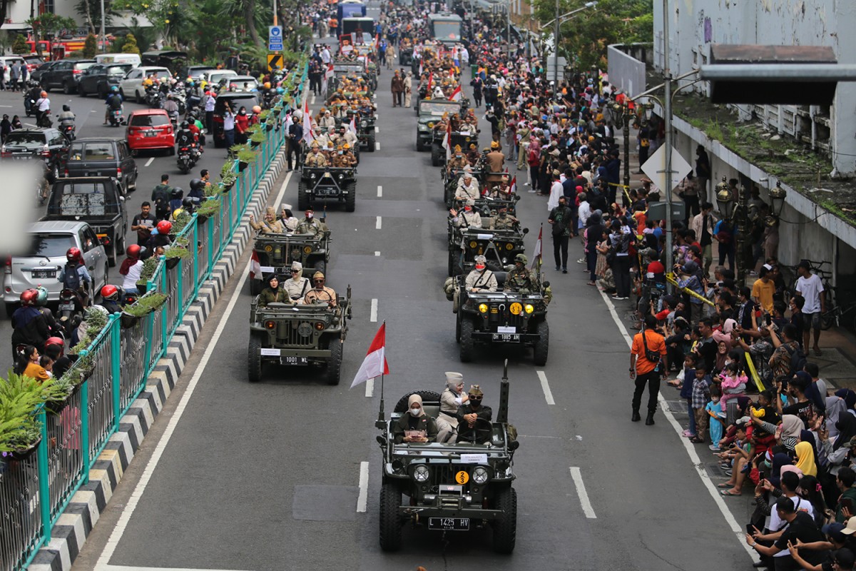 Potret kegiatan Parade Surabaya Juang di Kota Pahlawan.