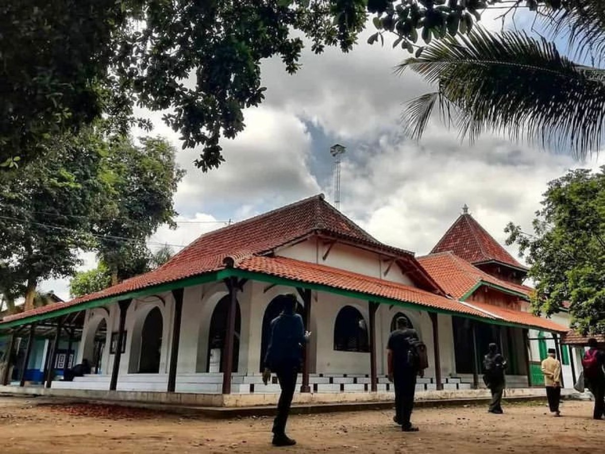 Desa Wisata Keling juga memiliki masjid tua yang sudah berumur 100 tahun. (foto: instagram dewatakeling)