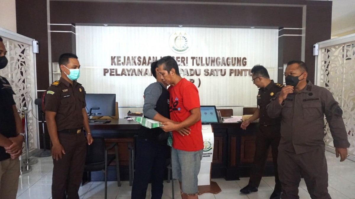 Tersangka pencurian HP dibebaskan melalui jalur RJ oleh Kejari Tulungagung