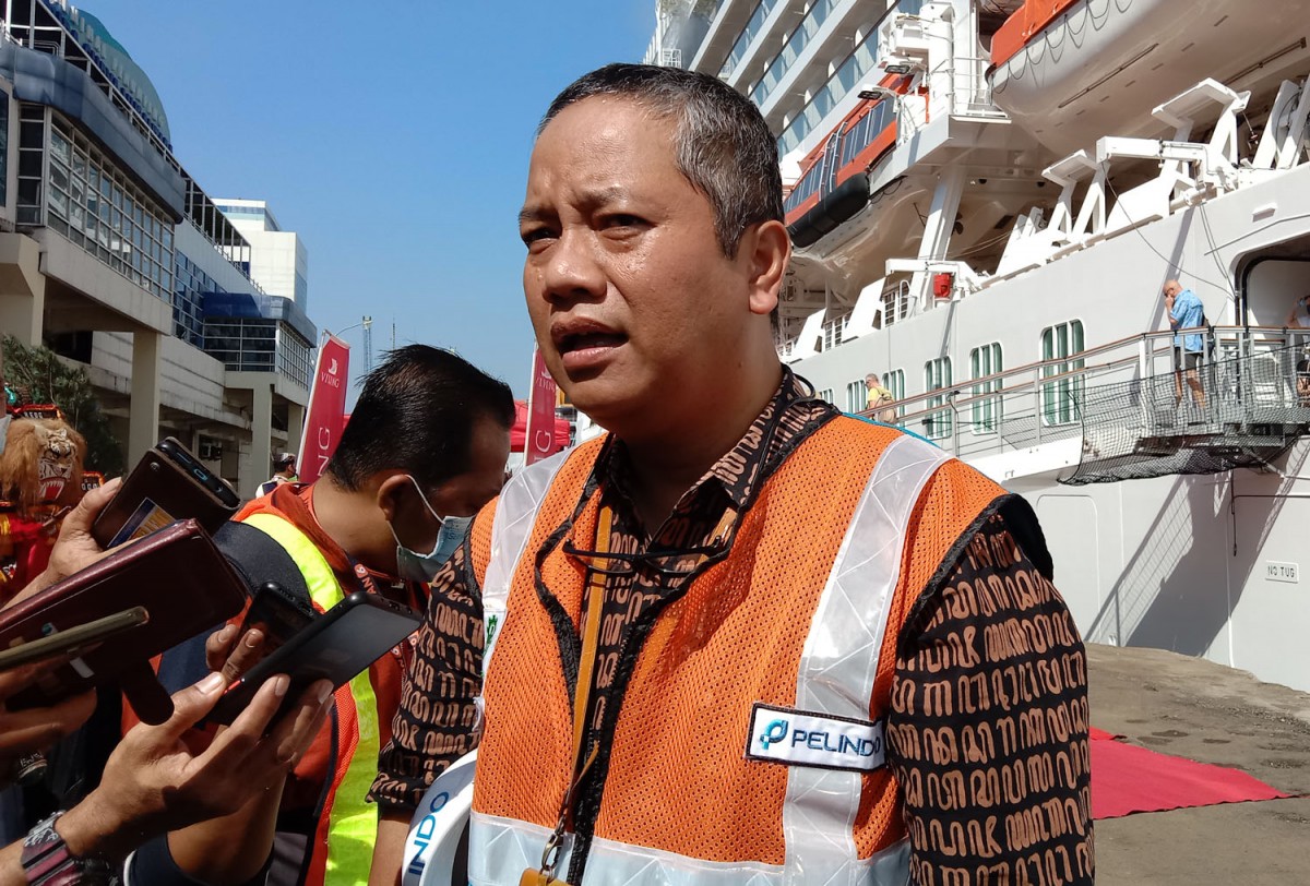 Kapal Pesiar Pembawa 1500 Bule Bersandar Di Pelabuhan Tanjung Perak 1792