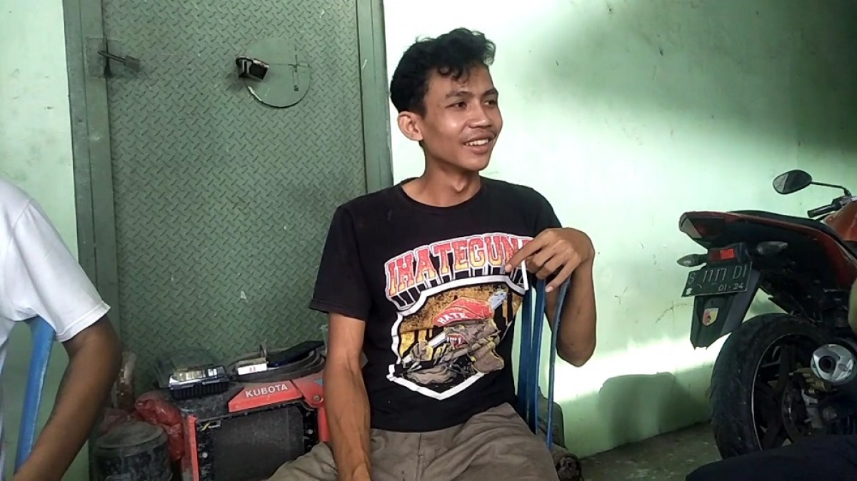  Sopir truk. (Foto: Misbahul Munir/jatimnow.com)