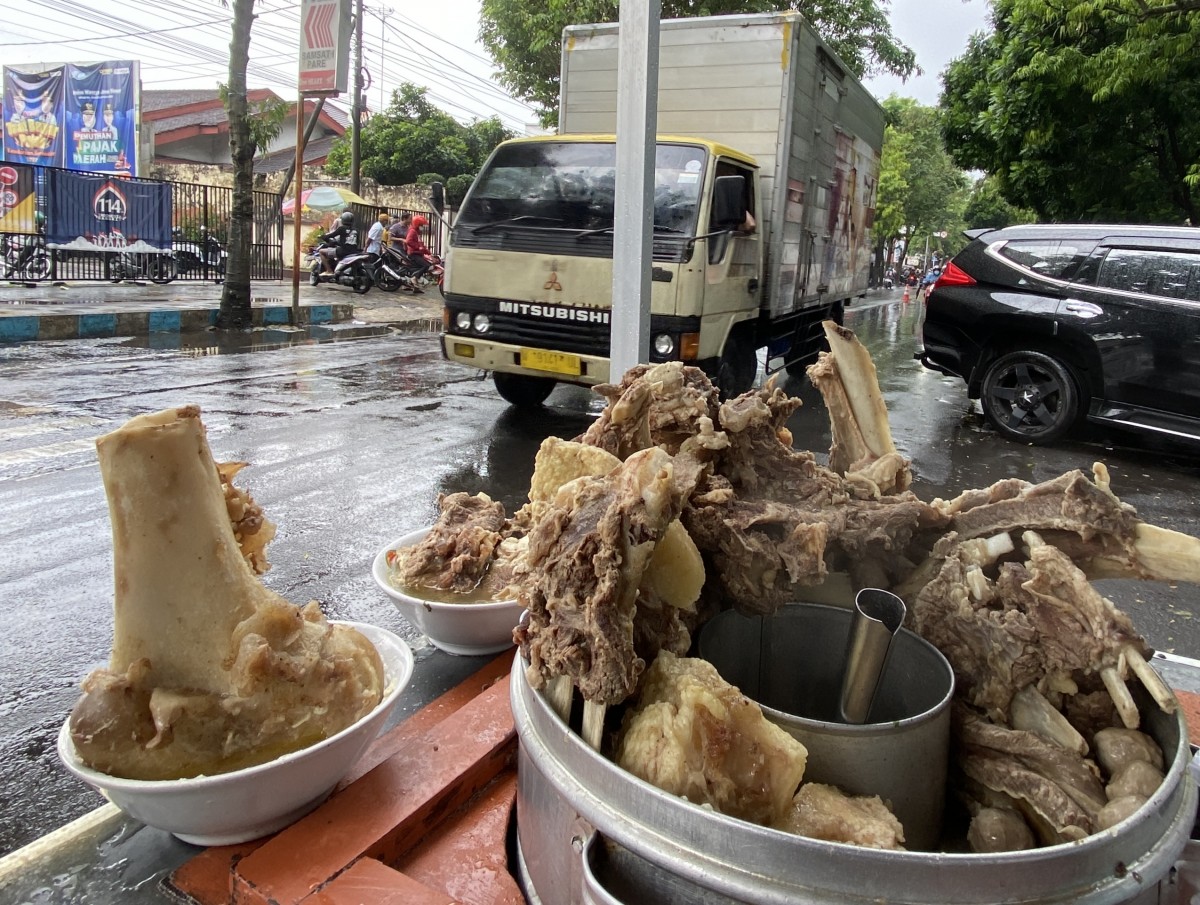 Bakso Iga Cak Met (Foto: Yanuar Dedy/jatimnow.com)