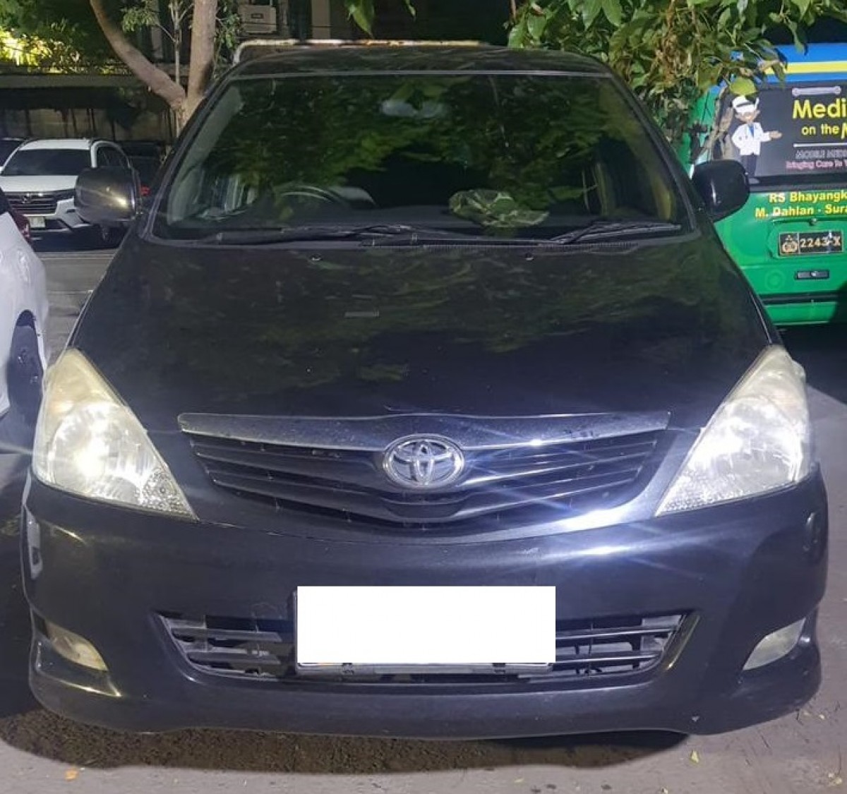 Mobil yang digunakan tersangka untuk beraksi. (Foto: Satreskrim Polrestabes Surabaya)