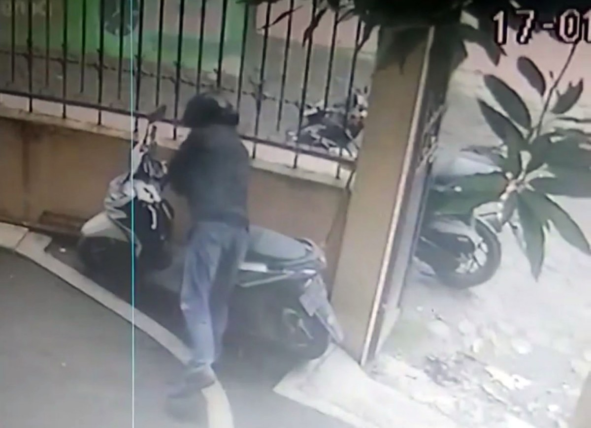 Pencurian motor juga terjadi di lokasi lain di Sidoarjo di hari yang sama