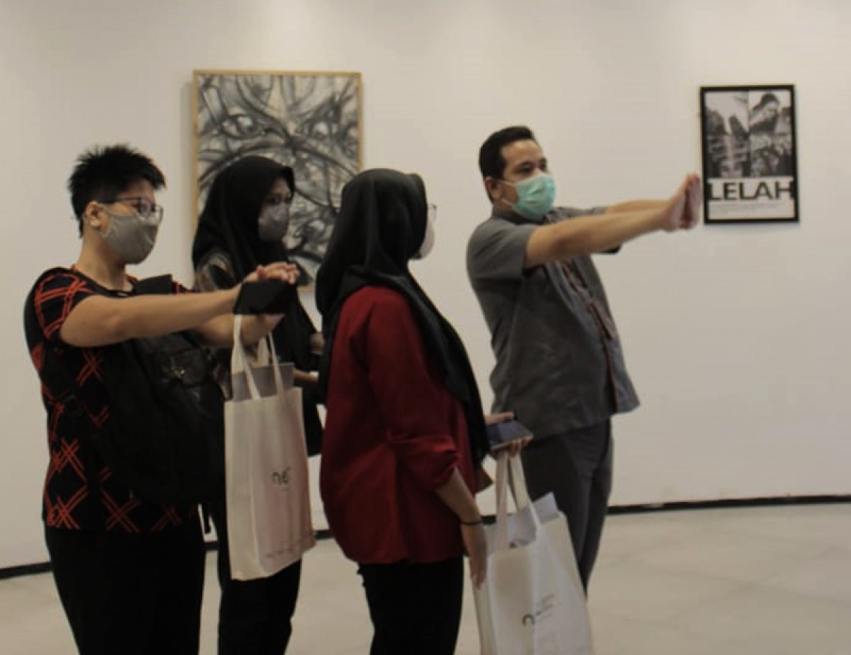 Belajar tentang mata dari Poster Kreatif & Dokter Mata. (foto: eyelink group for jatimnow,com)