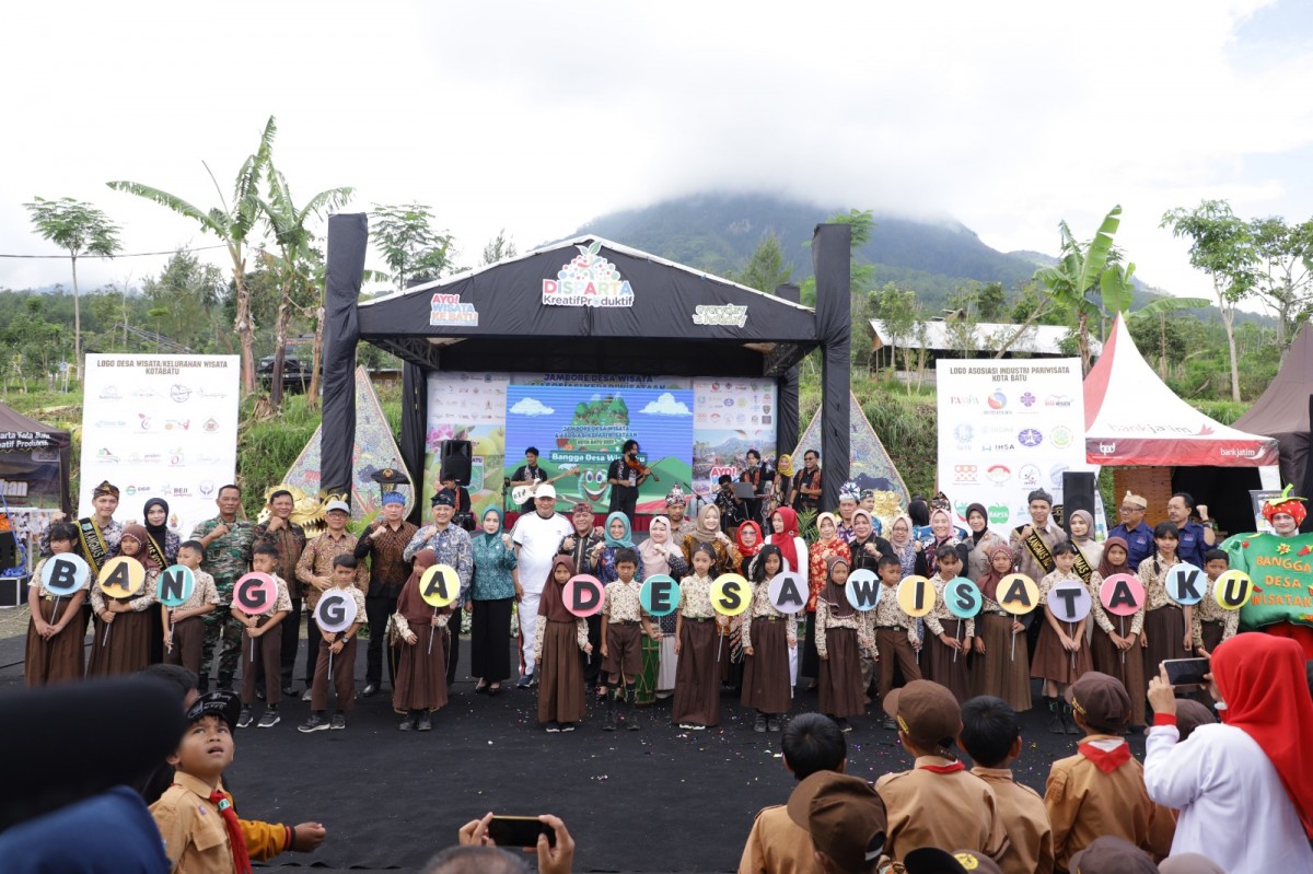 Ceremonial Jambore Wisata yang dibuka Pj Wali Kota Batu, Aries Agung Paewai.
