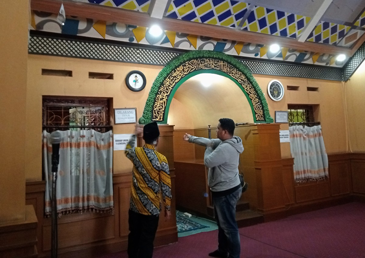 Masjid Baitus Siddiqin mampu menampung total jamaah mencapai 220. (foto: Elok Aprianto/jatimnow.com)