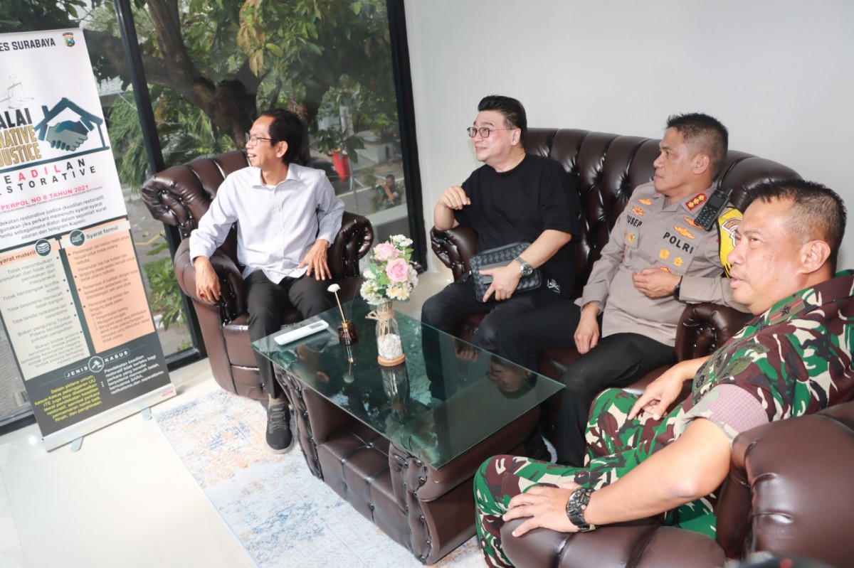 Forkopimda menghadiri peresmian Balai Restorative Justice di Mapolrestabes Surabaya. (foto: Rakhmad Farizal Tito/jatimnow.com)