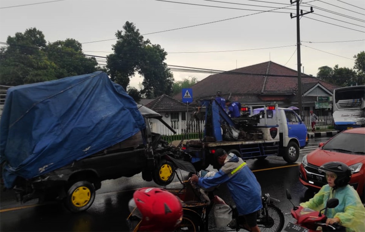 Laka Beruntun Di Jombang, Libatkan 4 Kendaraan