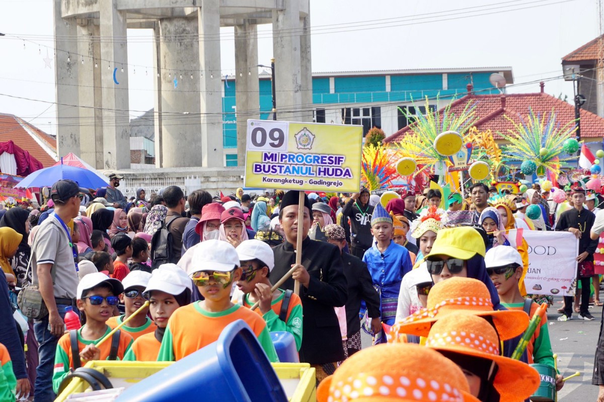 Karnaval Budaya Meriahkan Perayaan Hardiknas Di Kota Pasuruan