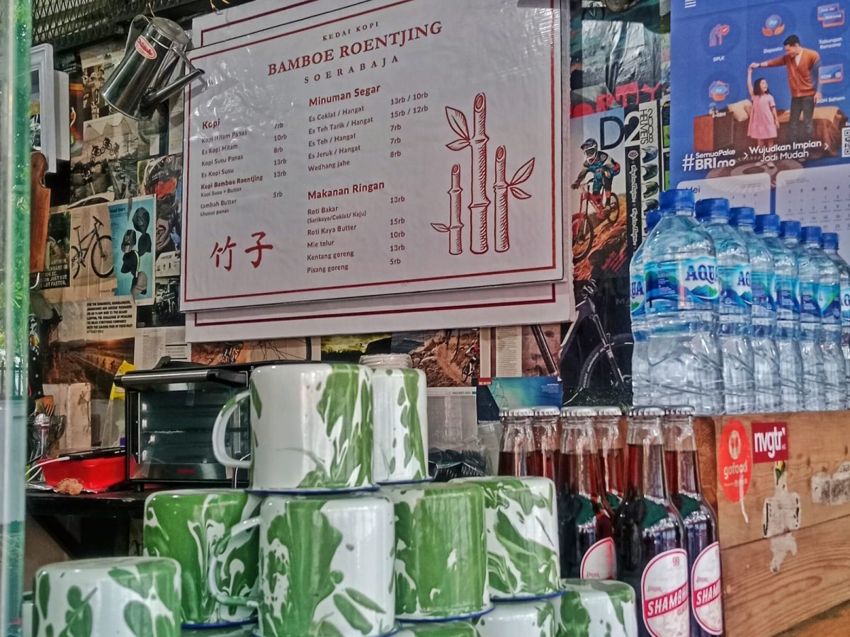 Kedai Bamboe Roentjing di Jalan Embong Ploso 2B.