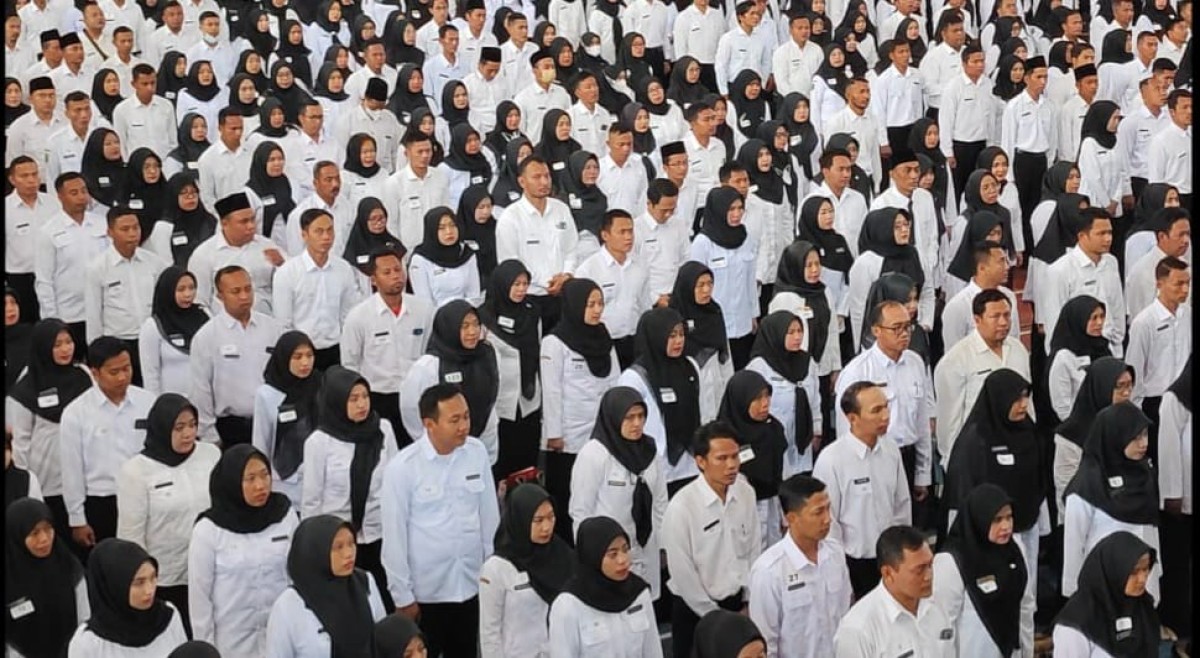 Ribuan honorer di Trenggalek saat dilantik menjadi P3K. (Foto: Bramanta Pamungkas/jatimnow.com)