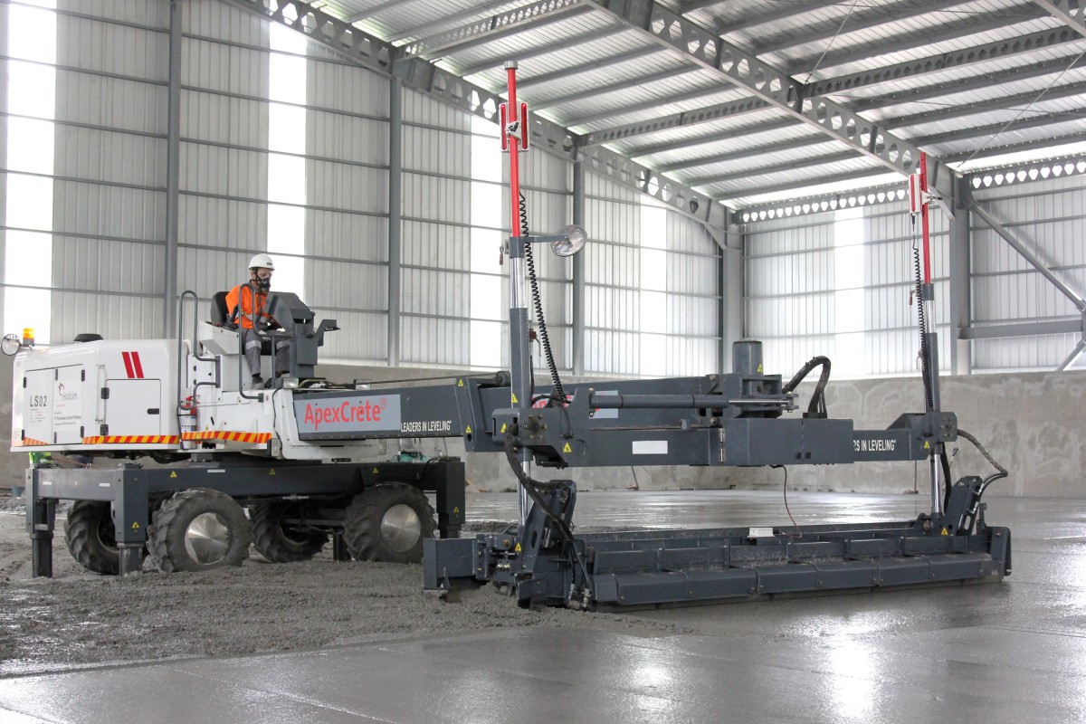 ApexCrete, solusi beton dalam pembangunan lantai gudang atau fasilitas industri dengan tehnologi laser screed serta 3D profilers. 