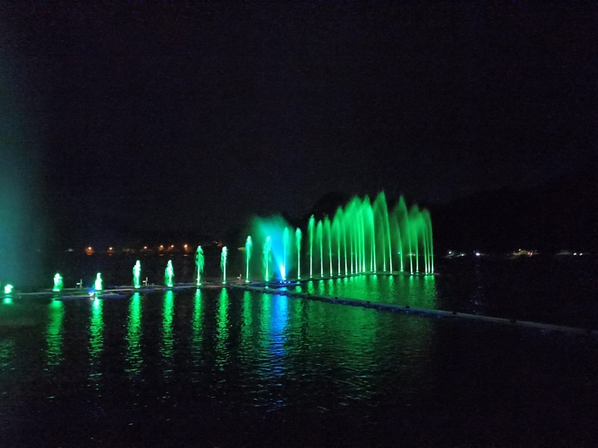Air terjun menari Telaga Ngebel (Foto: Ahmad Fauzani)
