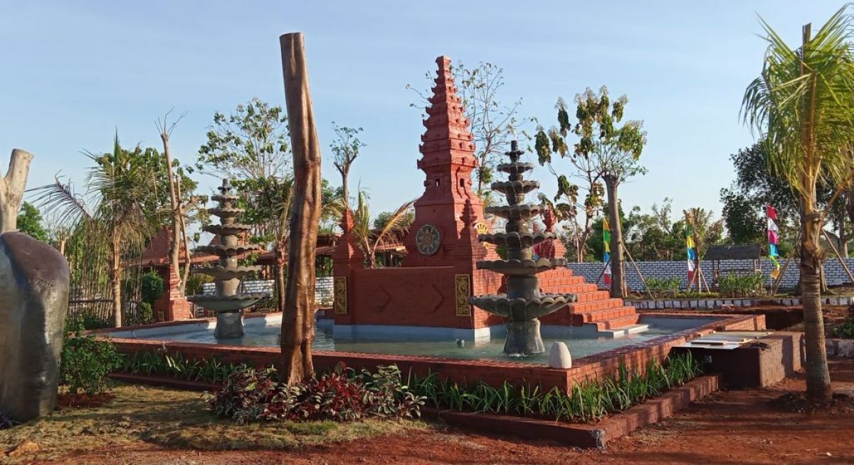 Monumen Ratu Agro di Agrowisata Kebun Pak Inggih (KPI) di Desa Sekapuk, Gresik. (Foto: Sahlul Fahmi/jatimnow.com)